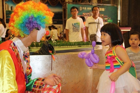 桂林魔术气球表演，桂林魔术气球活动策划