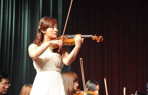 桂林会议公司桂林小提琴演奏桂林小提琴表演服务